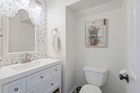 Tiny photo for 1101 SW Silver Lake Boulevard, Bend, OR 97702 (MLS # 220217495)