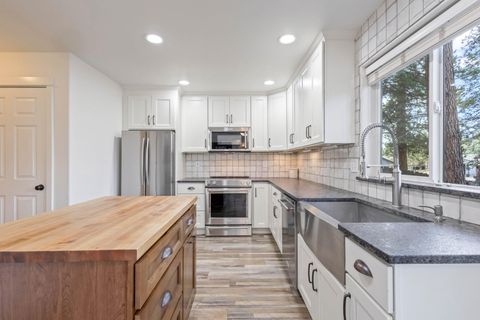 Tiny photo for 1101 SW Silver Lake Boulevard, Bend, OR 97702 (MLS # 220217495)