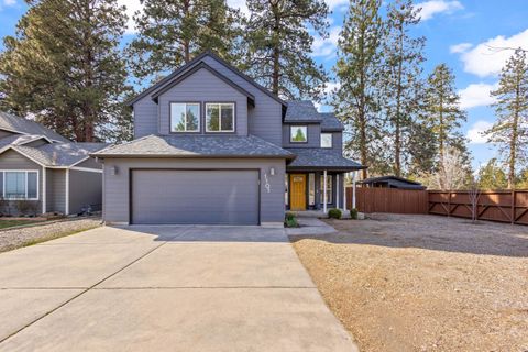 Tiny photo for 1101 SW Silver Lake Boulevard, Bend, OR 97702 (MLS # 220217495)