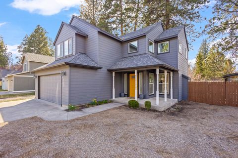 Tiny photo for 1101 SW Silver Lake Boulevard, Bend, OR 97702 (MLS # 220217495)