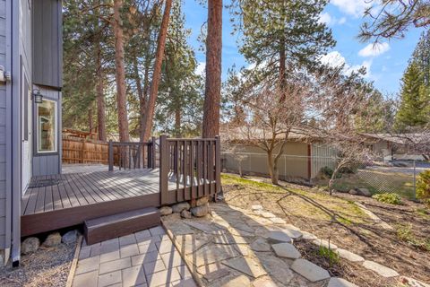 Tiny photo for 1101 SW Silver Lake Boulevard, Bend, OR 97702 (MLS # 220217495)