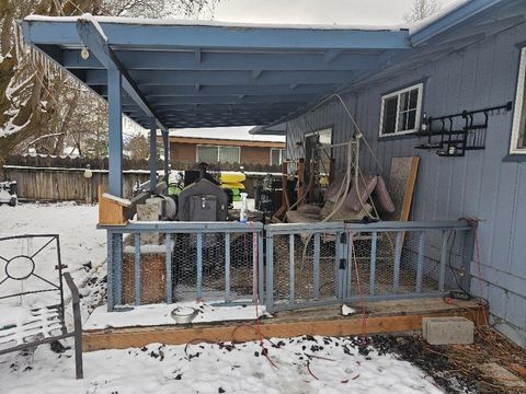 Tiny photo for 3411 Grenada Way, Klamath Falls, OR 97603 (MLS # 220215670)