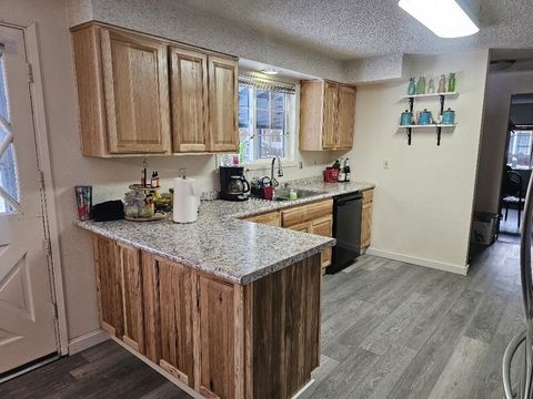 Tiny photo for 3411 Grenada Way, Klamath Falls, OR 97603 (MLS # 220215670)