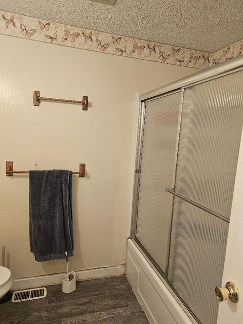 Tiny photo for 3411 Grenada Way, Klamath Falls, OR 97603 (MLS # 220215670)