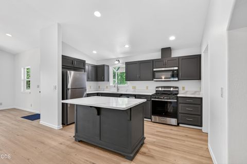 Tiny photo for 502 S B Street, Phoenix, OR 97535 (MLS # 220223012)