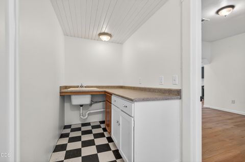 Tiny photo for 502 S B Street, Phoenix, OR 97535 (MLS # 220223012)