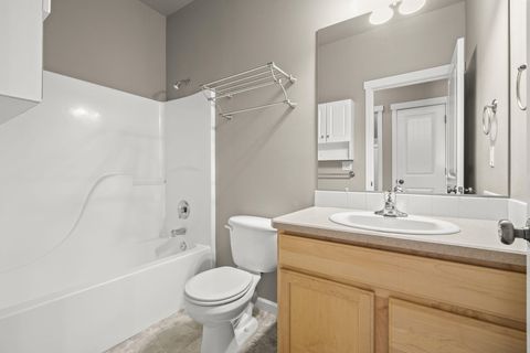 Tiny photo for 20702 Beaumont Drive, Bend, OR 97701 (MLS # 220215040)