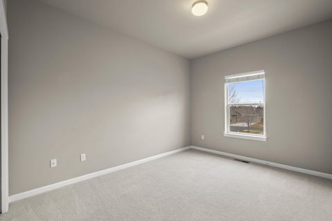 Tiny photo for 20702 Beaumont Drive, Bend, OR 97701 (MLS # 220215040)