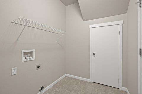 Tiny photo for 20702 Beaumont Drive, Bend, OR 97701 (MLS # 220215040)