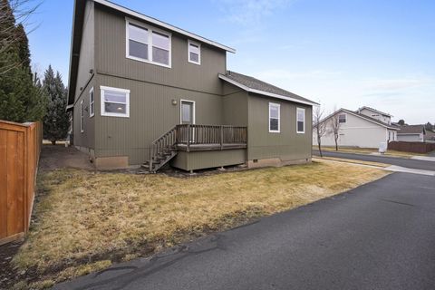 Tiny photo for 20702 Beaumont Drive, Bend, OR 97701 (MLS # 220215040)