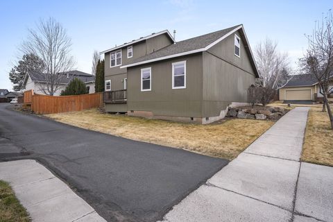 Tiny photo for 20702 Beaumont Drive, Bend, OR 97701 (MLS # 220215040)