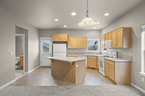 Tiny photo for 20702 Beaumont Drive, Bend, OR 97701 (MLS # 220215040)