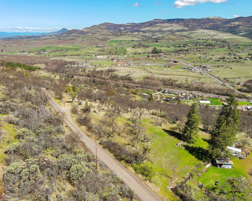Great buildable lot with approved homesite approval, with amazing views.  Well is in, with great GPM, Utilities are at the road.  All it needs it septic approval and you are ready to build.