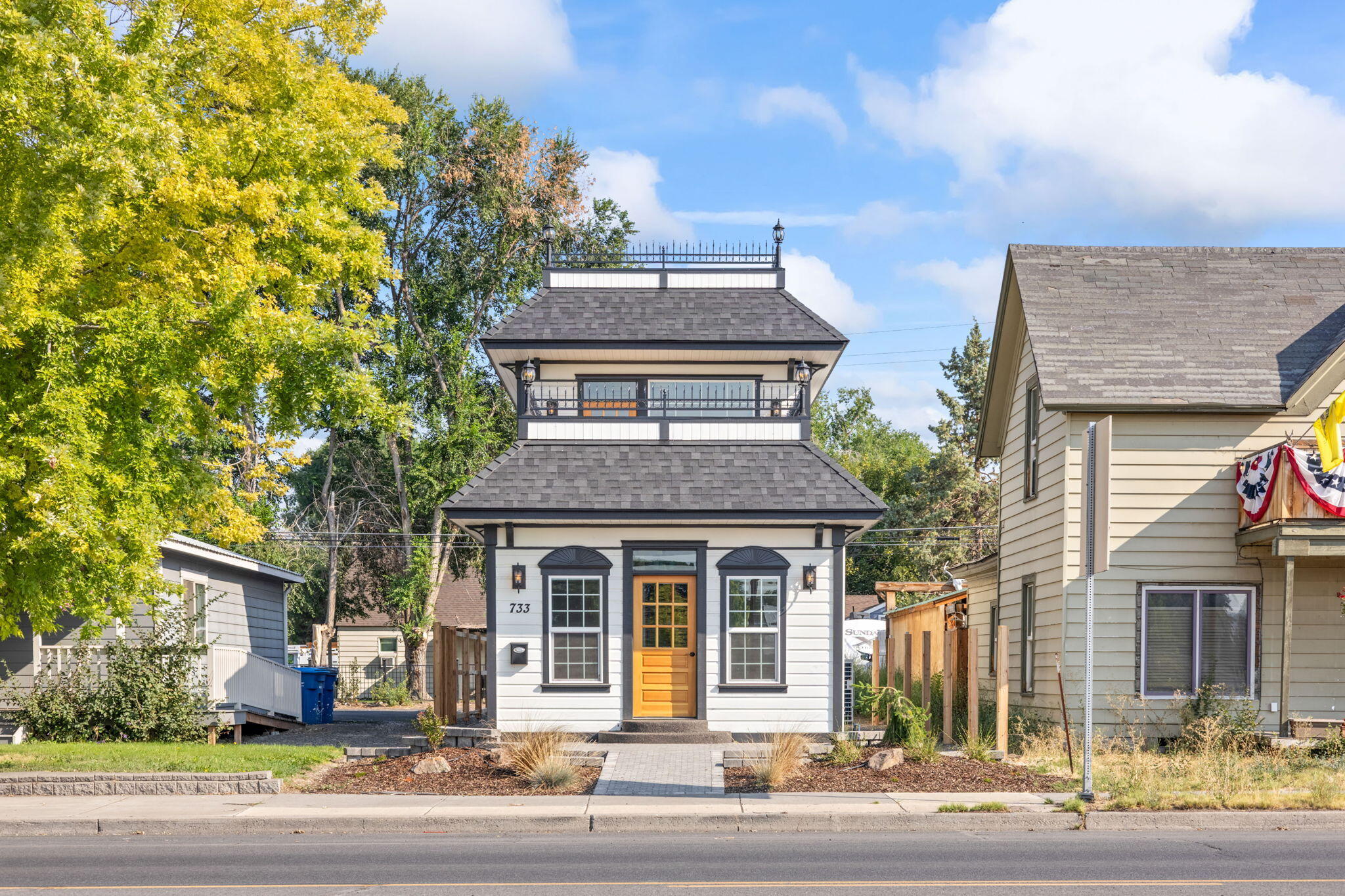 733 NE 3rd Street
