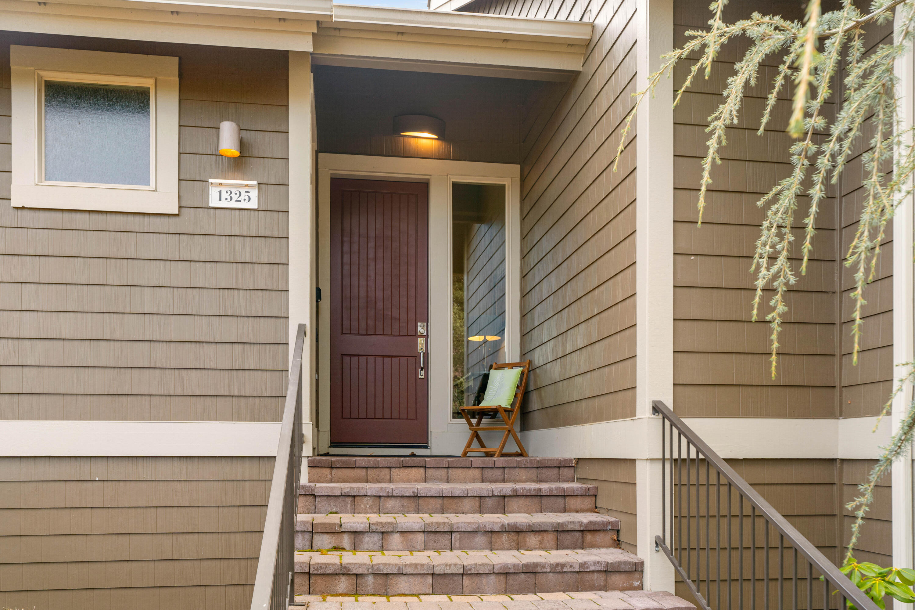 1325 Highland View Loop