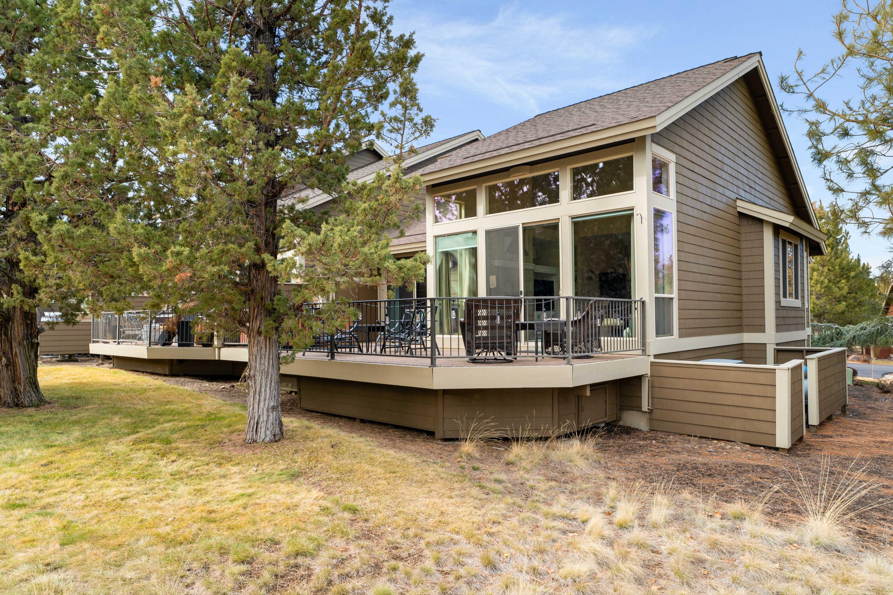 1325 Highland View Loop