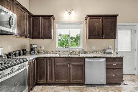 Tiny photo for 120 Linda Lane, Shady Cove, OR 97539 (MLS # 220219911)