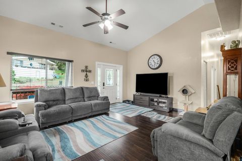 Tiny photo for 120 Linda Lane, Shady Cove, OR 97539 (MLS # 220219911)