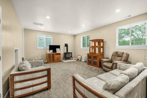 Tiny photo for 120 Linda Lane, Shady Cove, OR 97539 (MLS # 220219911)