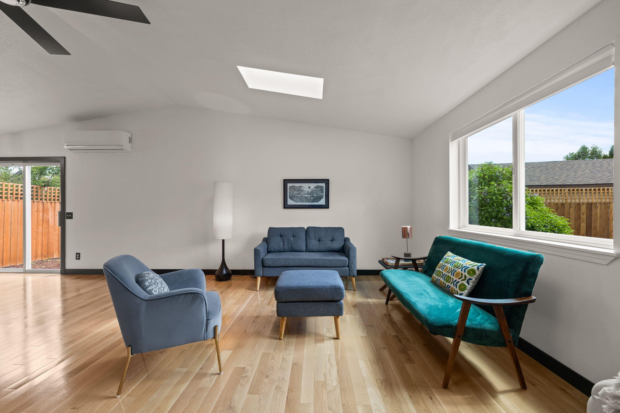 1712 NE Mark Court