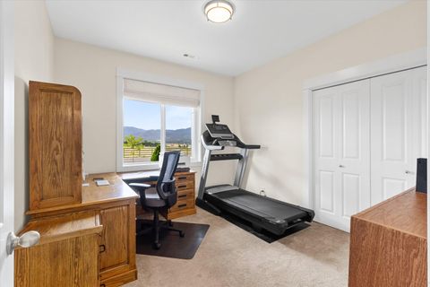 Tiny photo for 3811 Coal Mine Road, Medford, OR 97504 (MLS # 220217275)