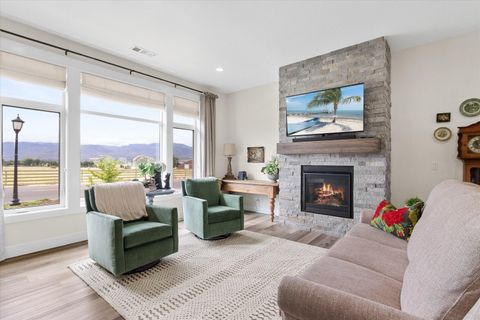 Tiny photo for 3811 Coal Mine Road, Medford, OR 97504 (MLS # 220217275)