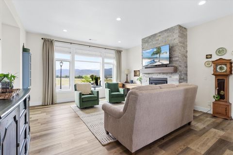 Tiny photo for 3811 Coal Mine Road, Medford, OR 97504 (MLS # 220217275)