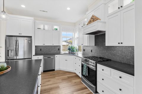 Tiny photo for 3811 Coal Mine Road, Medford, OR 97504 (MLS # 220217275)