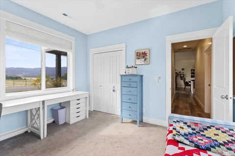 Tiny photo for 3811 Coal Mine Road, Medford, OR 97504 (MLS # 220217275)