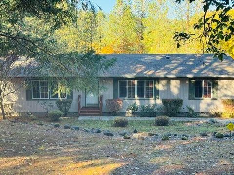 Tiny photo for 876 Ferry Road, Grants Pass, OR 97526 (MLS # 220215704)