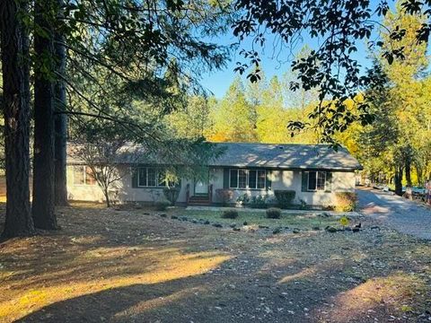 Photo of 876 Ferry Road, Grants Pass, OR 97526 (MLS # 220215704)