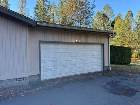 Tiny photo for 876 Ferry Road, Grants Pass, OR 97526 (MLS # 220215704)