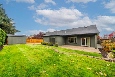 Tiny photo for 2850 Farmington Avenue, Medford, OR 97504 (MLS # 220211536)