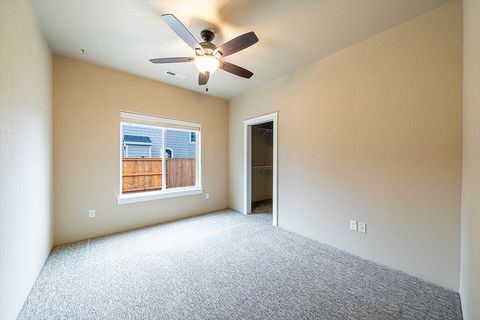 Tiny photo for 2850 Farmington Avenue, Medford, OR 97504 (MLS # 220211536)