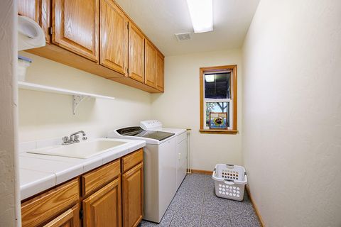 Tiny photo for 2070 Skyview Drive, Medford, OR 97501 (MLS # 220211531)