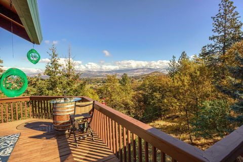 Tiny photo for 2070 Skyview Drive, Medford, OR 97501 (MLS # 220211531)