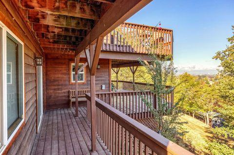 Tiny photo for 2070 Skyview Drive, Medford, OR 97501 (MLS # 220211531)