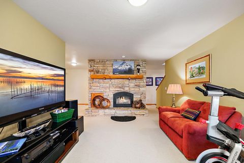 Tiny photo for 2070 Skyview Drive, Medford, OR 97501 (MLS # 220211531)