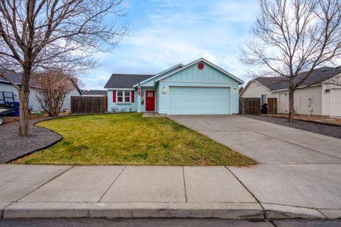 Tiny photo for 484 NE Spruce Court, Redmond, OR 97756 (MLS # 220212895)