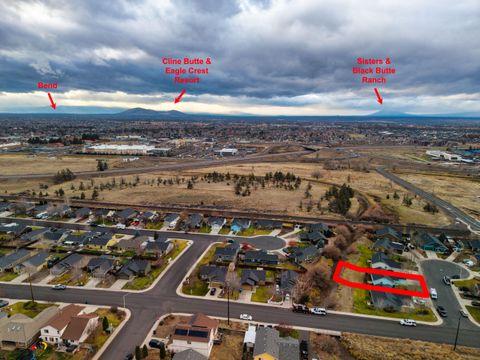 Tiny photo for 484 NE Spruce Court, Redmond, OR 97756 (MLS # 220212895)