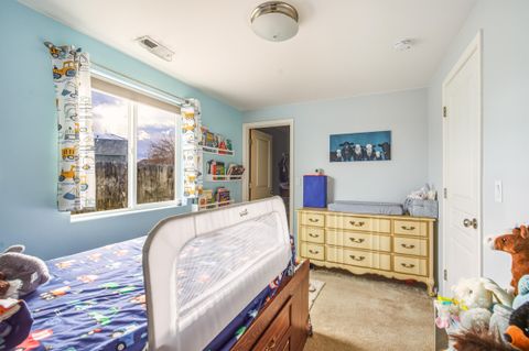 Tiny photo for 484 NE Spruce Court, Redmond, OR 97756 (MLS # 220212895)