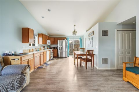 Tiny photo for 484 NE Spruce Court, Redmond, OR 97756 (MLS # 220212895)