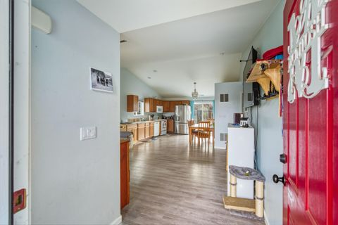 Tiny photo for 484 NE Spruce Court, Redmond, OR 97756 (MLS # 220212895)