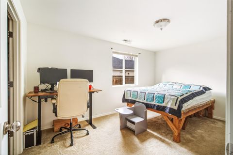 Tiny photo for 484 NE Spruce Court, Redmond, OR 97756 (MLS # 220212895)