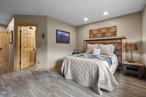 Tiny photo for 14879 Chuckwagon Court, Sisters, OR 97759 (MLS # 220223198)