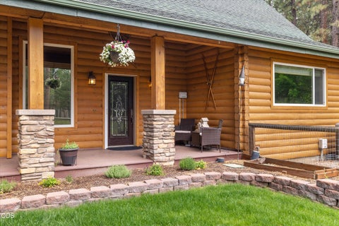 Tiny photo for 14879 Chuckwagon Court, Sisters, OR 97759 (MLS # 220223198)