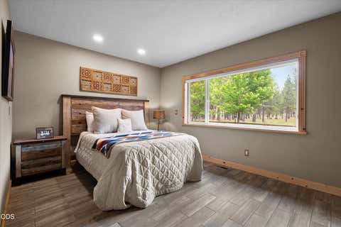 Tiny photo for 14879 Chuckwagon Court, Sisters, OR 97759 (MLS # 220223198)