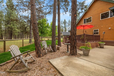 Tiny photo for 14879 Chuckwagon Court, Sisters, OR 97759 (MLS # 220223198)