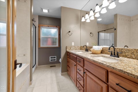 Tiny photo for 14879 Chuckwagon Court, Sisters, OR 97759 (MLS # 220223198)