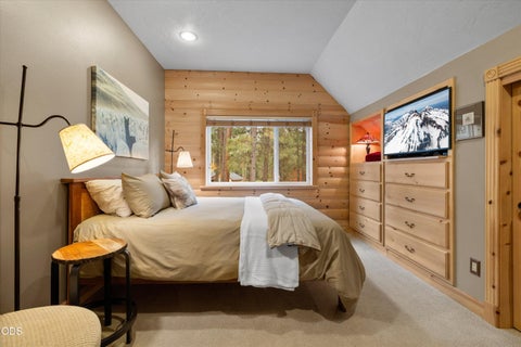 Tiny photo for 14879 Chuckwagon Court, Sisters, OR 97759 (MLS # 220223198)